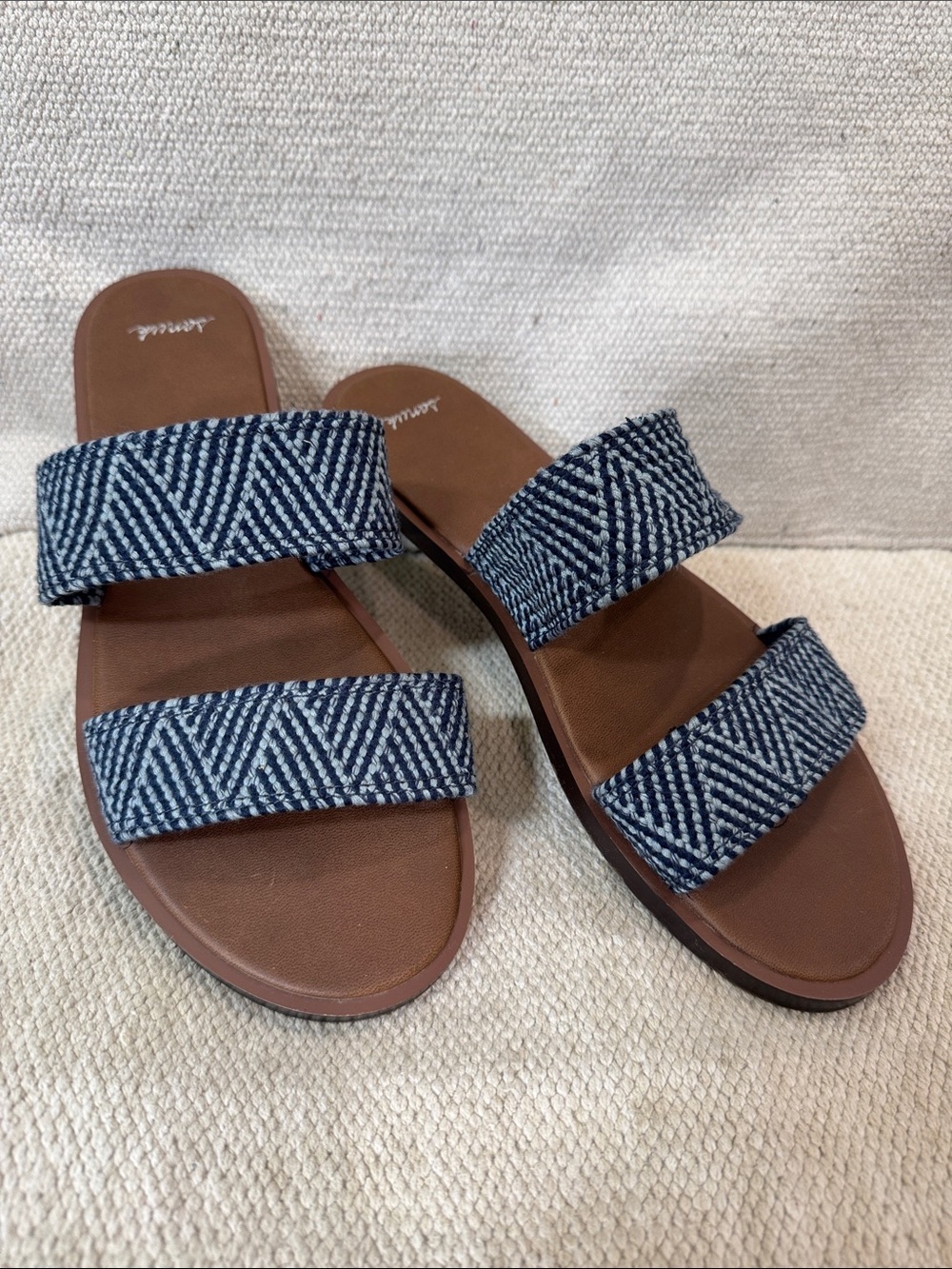 Sanuk size 10 wm’s eur 41 canvas Strap Slide Sandal